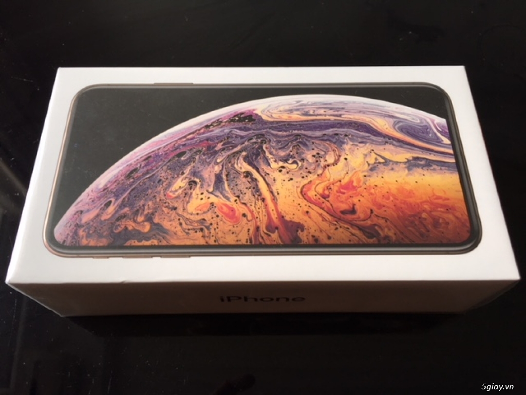 iphone XS Max 512gb LL/A 512gb sealed , unlock factory gold color