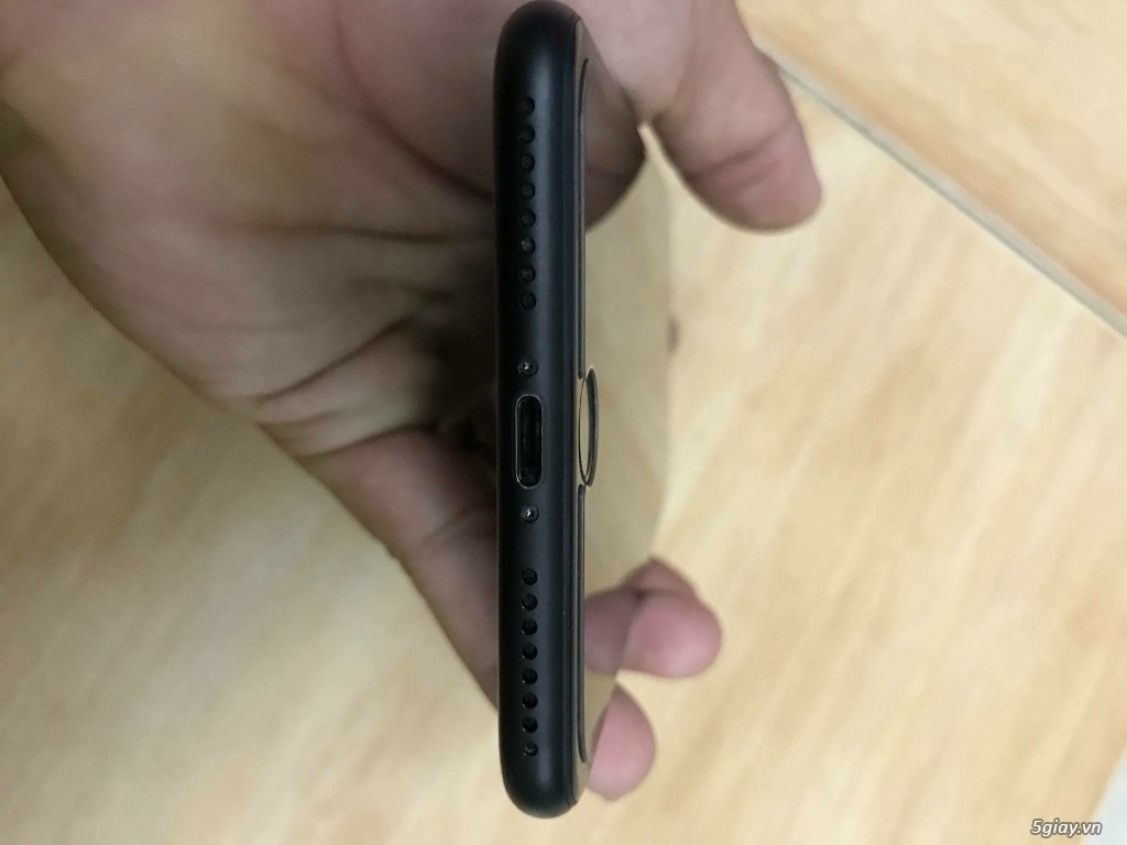 Cần bán iphone 7plus 128g zinall