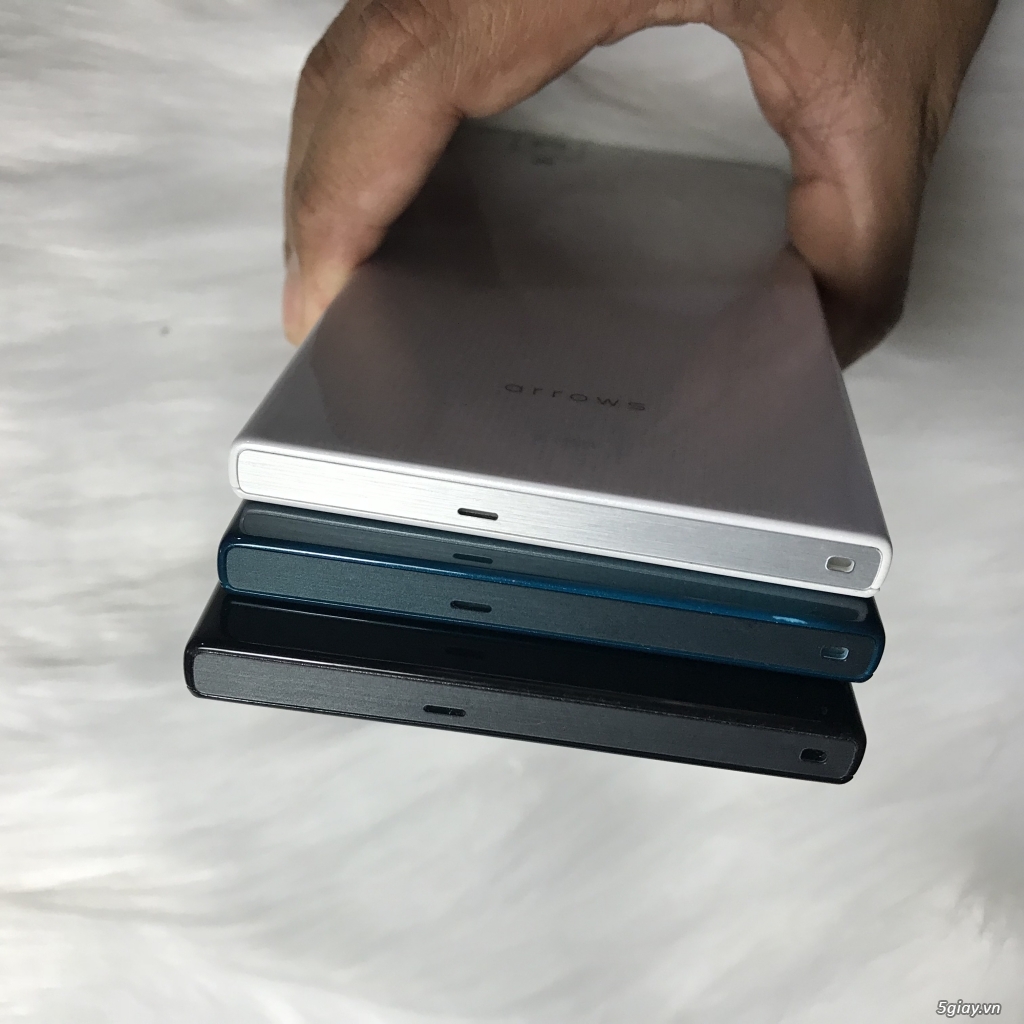 Fujitsu F02H leng keng như mới