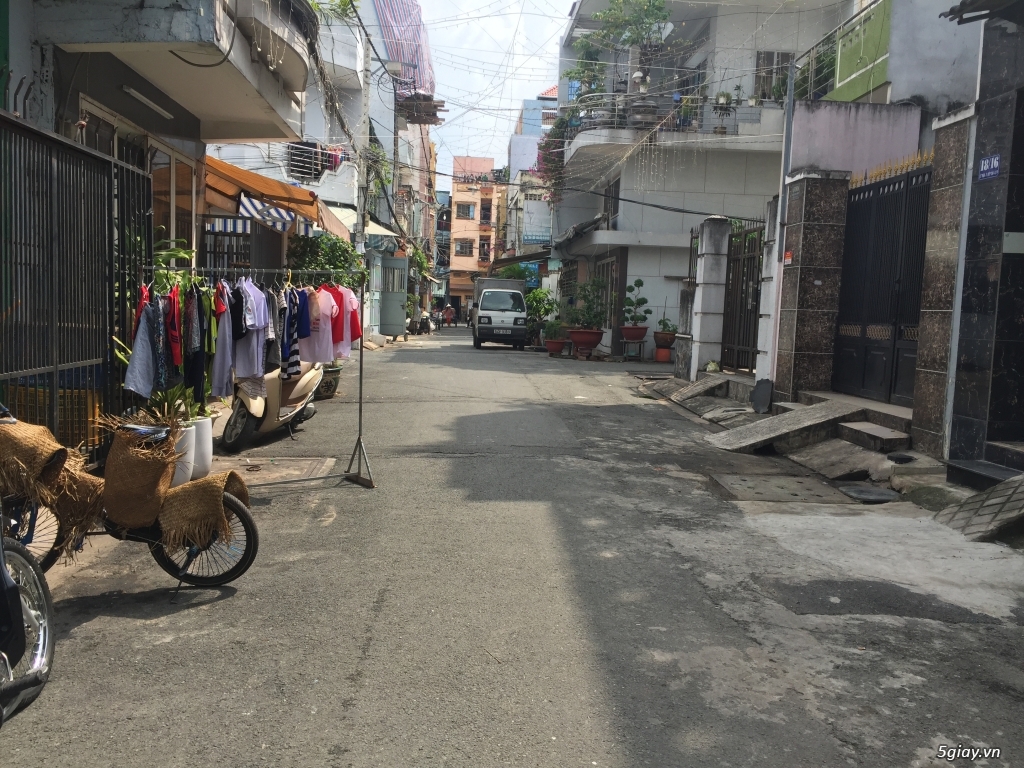 Cần bán Nhà cấp 4 q Tân Phú, hiện đang cho thuê 12 phòng trọ - 1