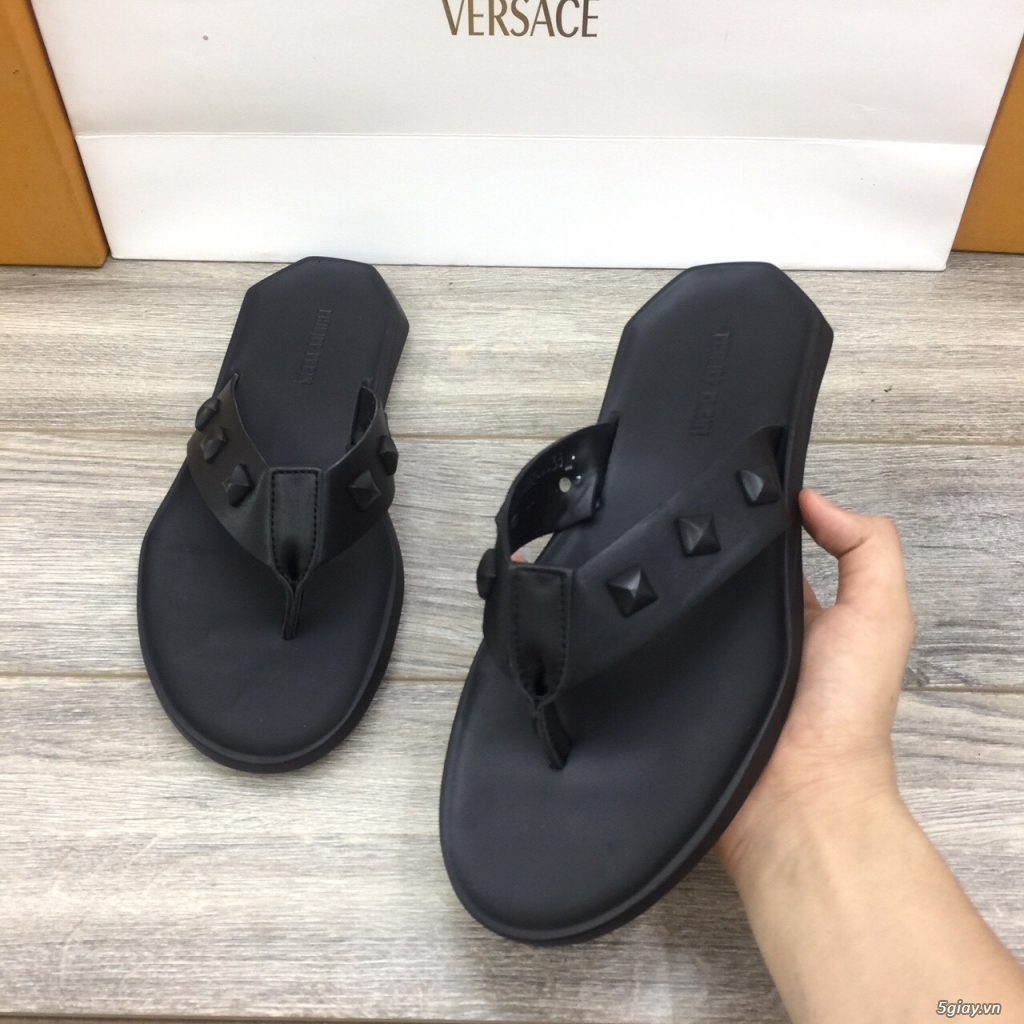 Dép đính hột, đế vát cho anh em thích cá tính - 1