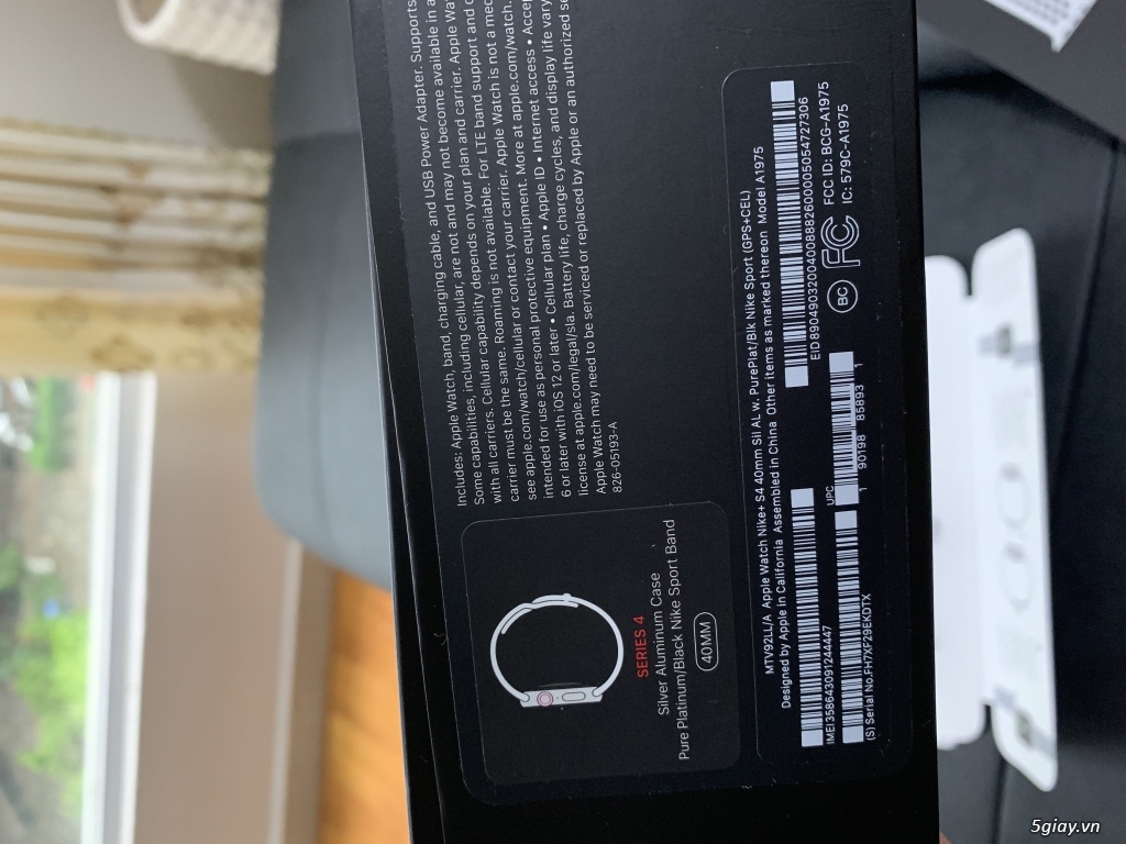 APPLE WATCH SERIES 4 nike + 40mm silver LTE mới 99,9% . - 1