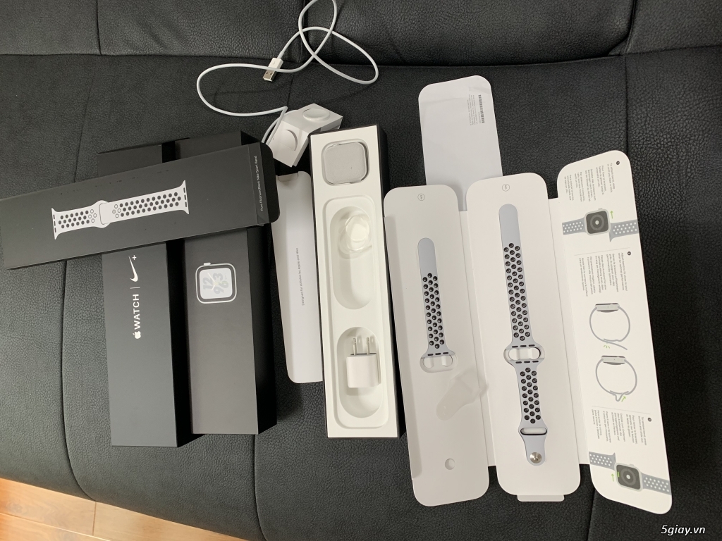 APPLE WATCH SERIES 4 nike + 40mm silver LTE mới 99,9% . - 2