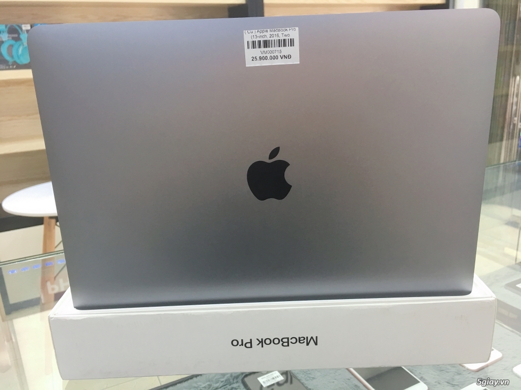 Macbook pro (2016) 256gb gray 13in two thunderbotl 3 ports - 2