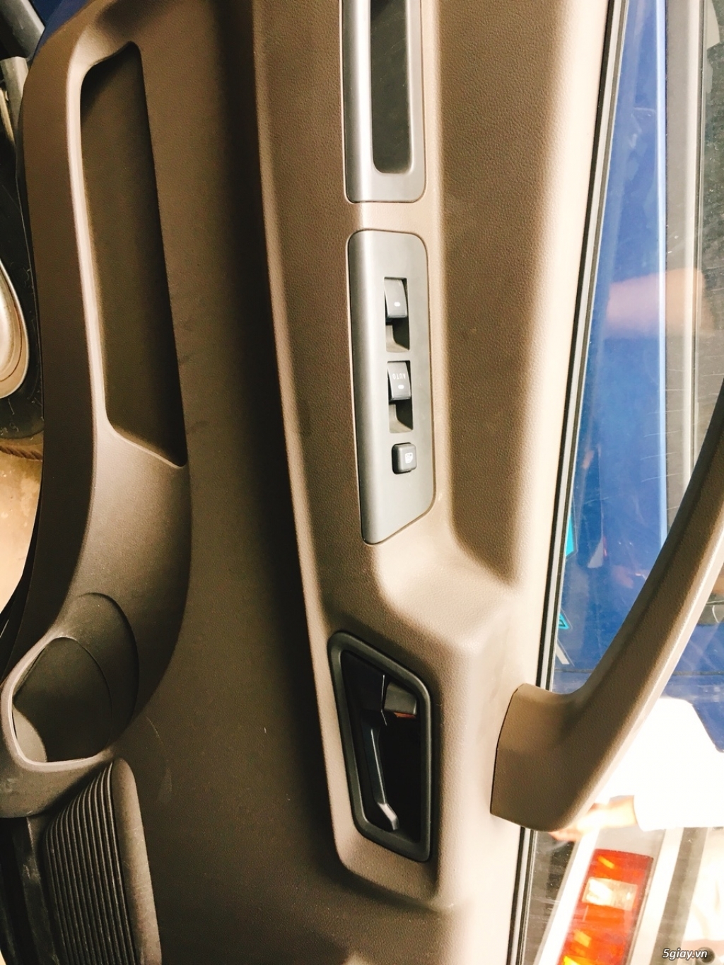 bán xe tải nhẹ 2,5 tấn-tera240 L thùng dài 4m3 - 4