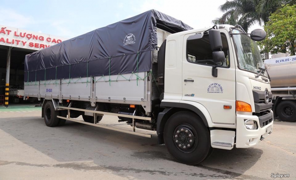 HINO 8 TẤN THÙNG MUI BẠT, EURO 4 ĐỜI 2018.