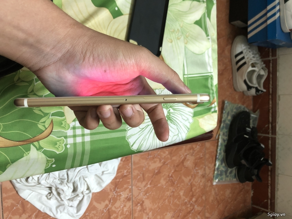 Bán Iphone X 256 đen và iphone 7plus 32g vàng giá sập sàn - 7