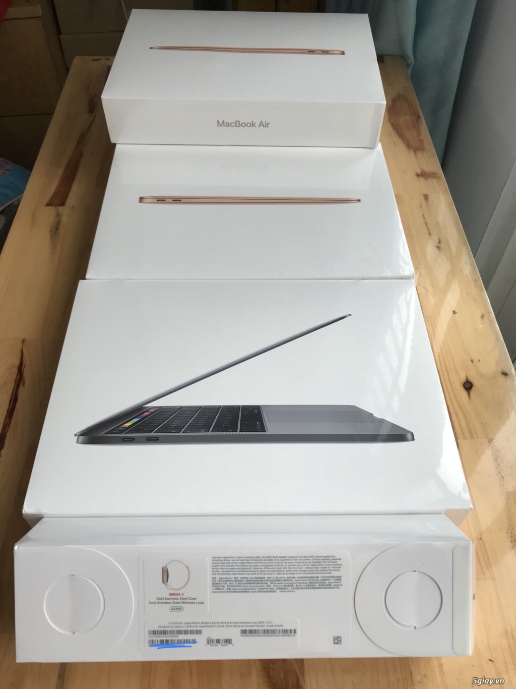 BÁN MACBOOK 2018 new seal