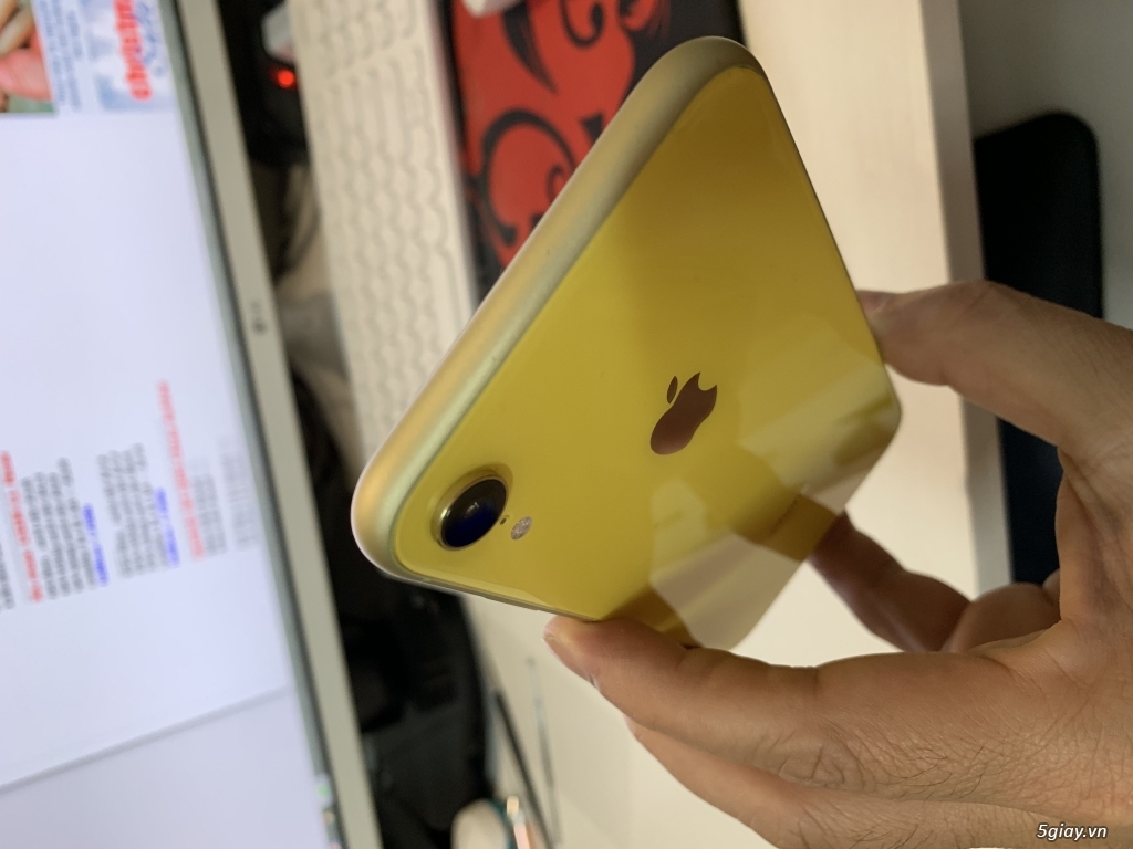 E bán IP XR 128G vàng 99% - 12