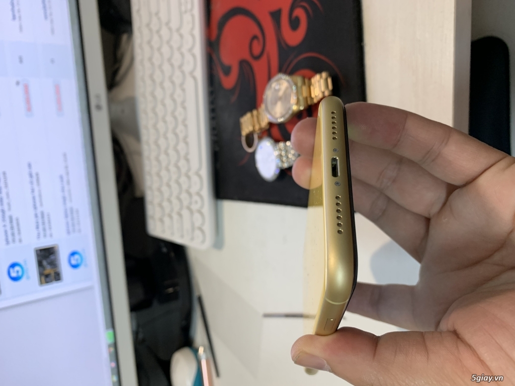 E bán IP XR 128G vàng 99% - 1