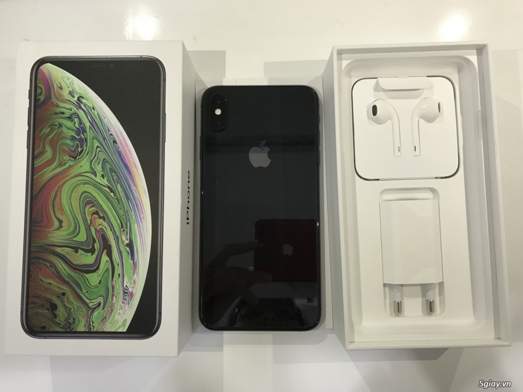 Iphone XS Max 256GB, màu Xám, hàng mới 100% chuẩn xách tay - 1