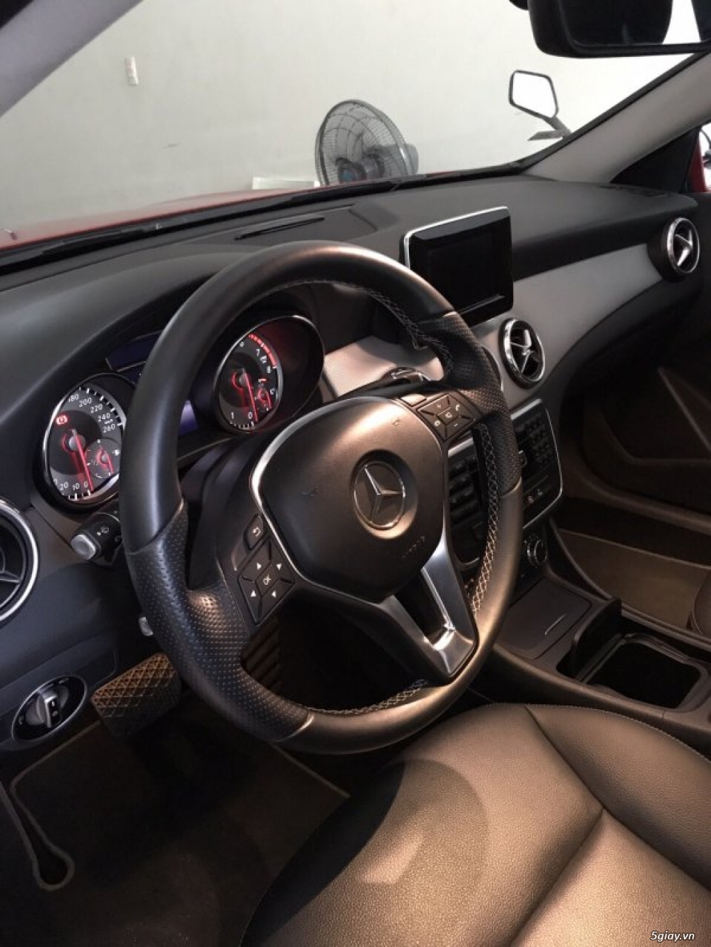 Mer GLA 200 cuối 2015 - 2