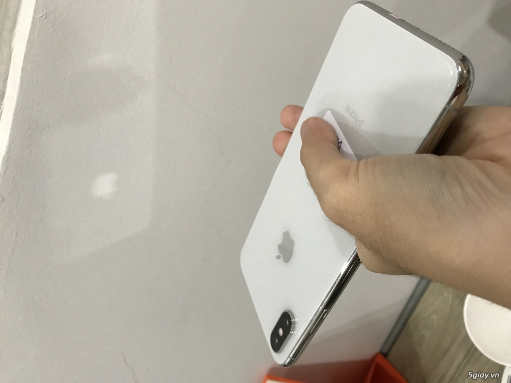 Iphone Xs Max 256 GB màu Bạc, mới 100% hàng xách tay - 1