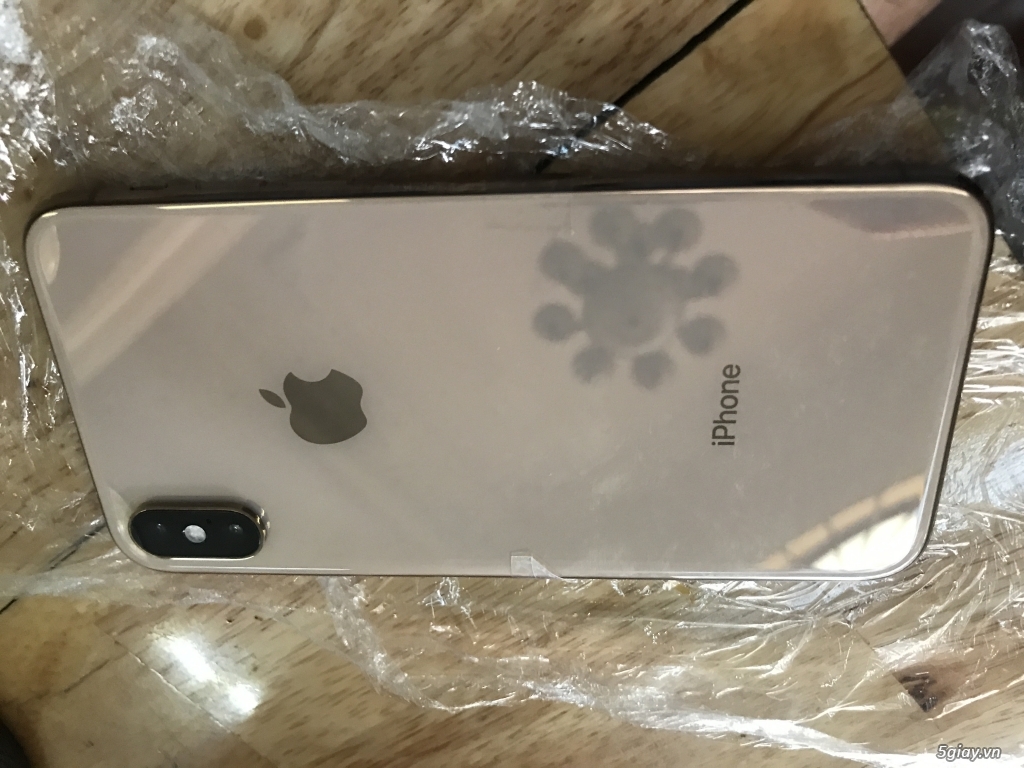 Iphone xs 64g vang lock 17.95tr - 2