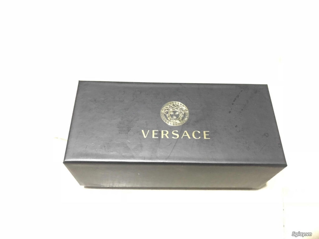 Cần bán mắt kính Versace chính hãng xách tay từ Canada