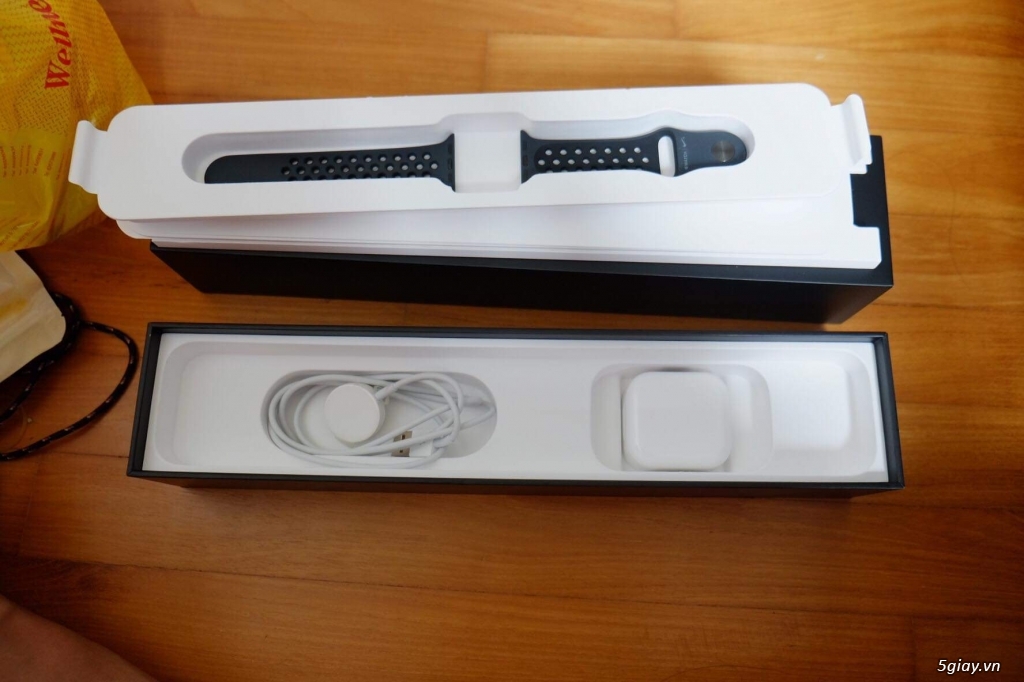 [HCM] apple watch series 3 Nike moi 99% - 2