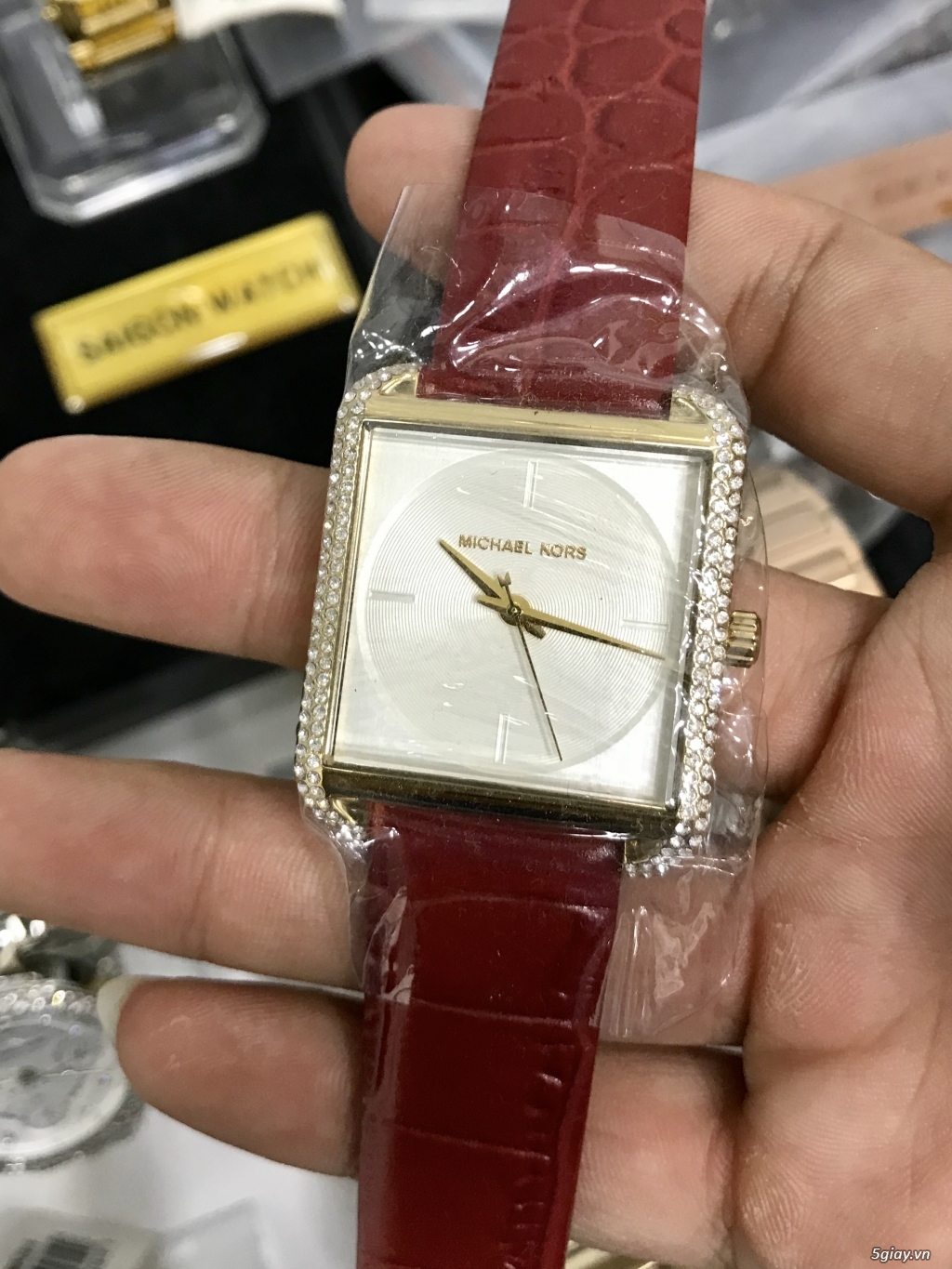 Đồng hồ chính hãng Michael Kors mới 100% Full Box giá cực tốt - 13