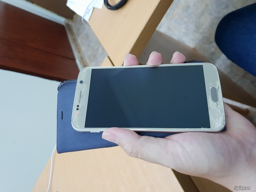 Samsung S6 màu vàng, nứt kính, cảm ứng vẫn tốt, máy đẹp giá rẻ - 1