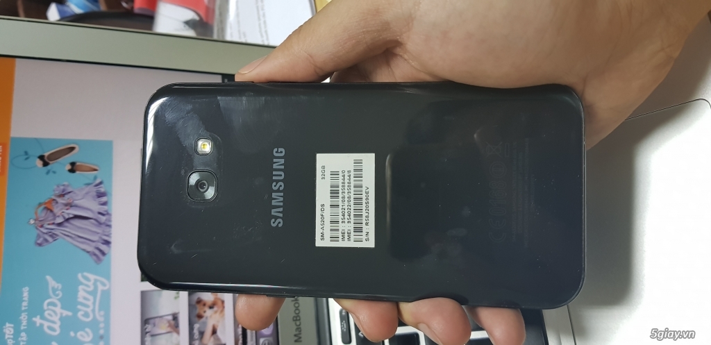Samsung Galaxy A5 2017 Đen Kèm Vỏ Samsung Zin (Cũ) - 2