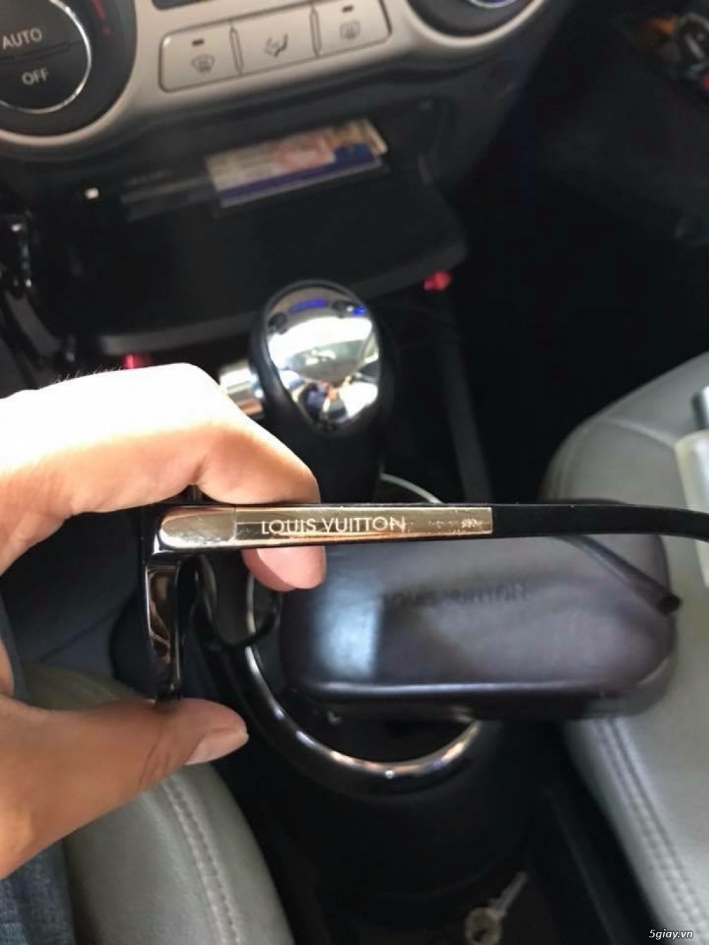 Thanh lý mắt kính Louis Vuitton nam nữ - 1