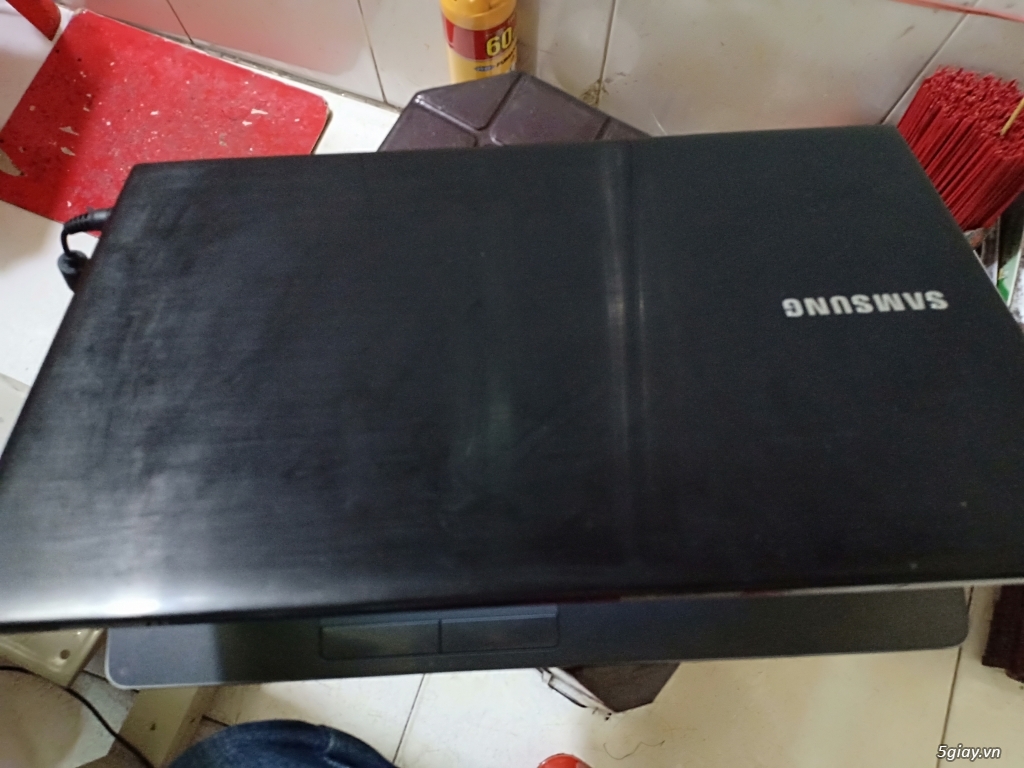 Thanh lýLaptop SAMSUNG 300E5C giá rẻ - 1
