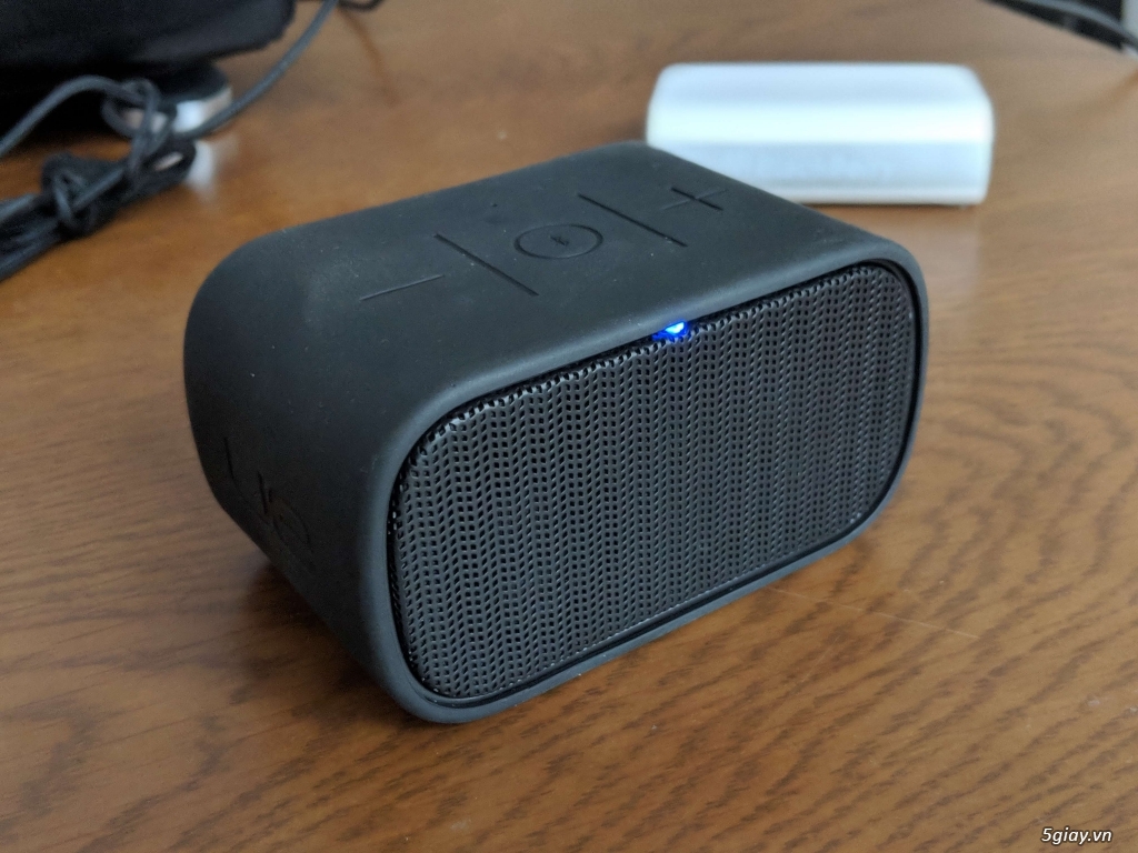 Loa UE Mini Boom Bluetooth Pin 10h Kết Nối 2 Loa