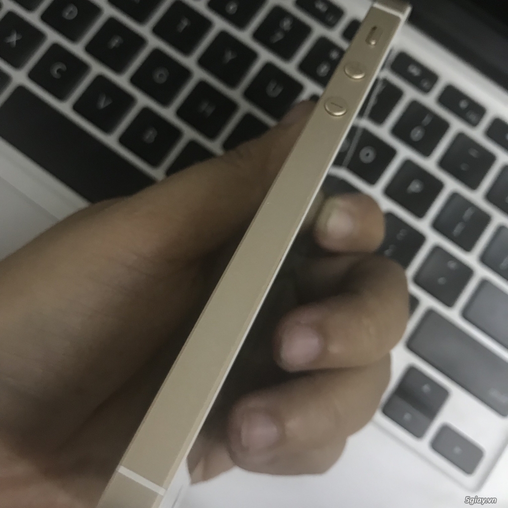 iphone SE 16gb gold LL/A - 5