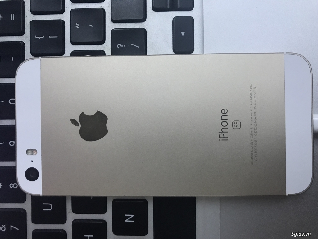 iphone SE 16gb gold LL/A - 4