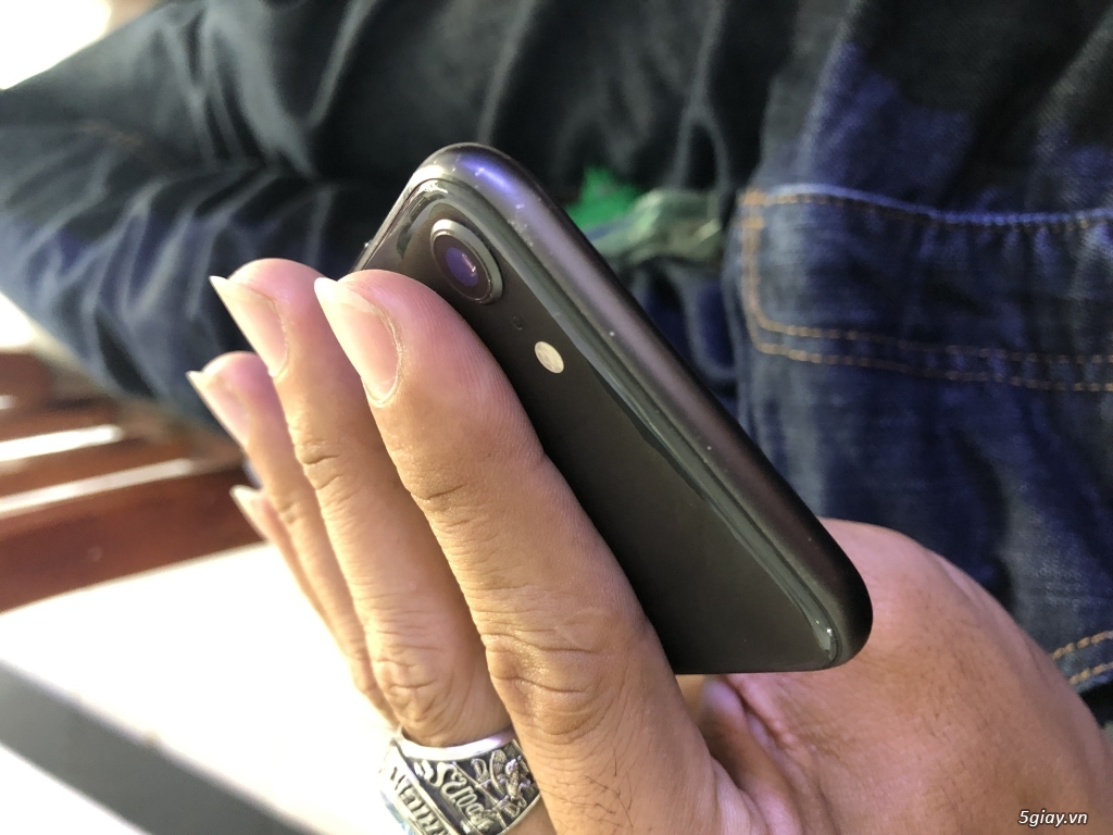 Iphone 8 64 zin ốc đít 8T5 fullbox - 1