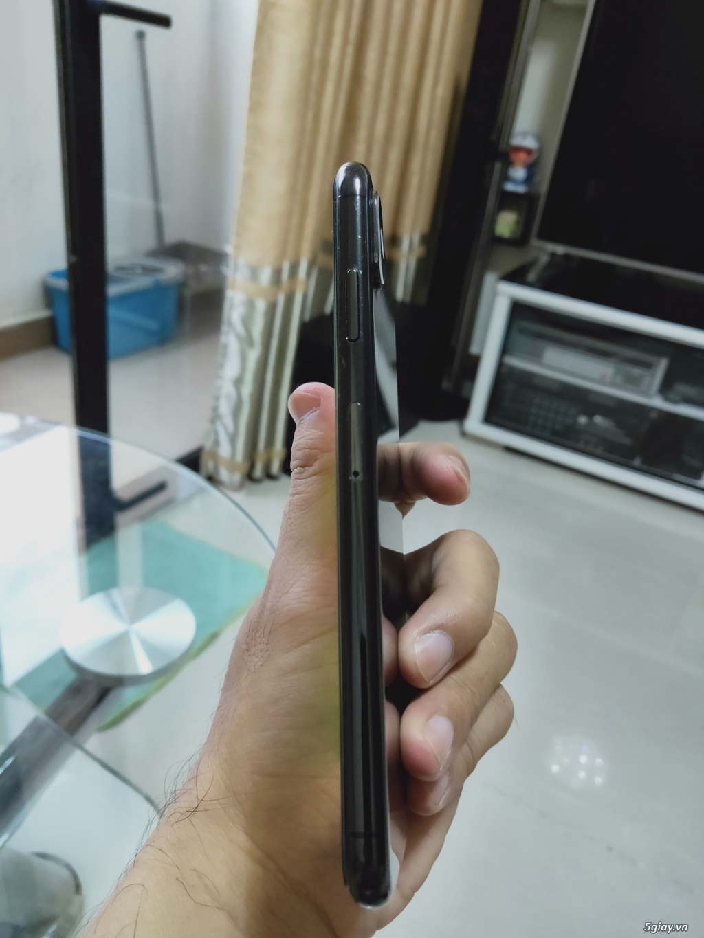 Iphone XS max QT 2 sim 99,9%, mới xài 6 ngày - 2