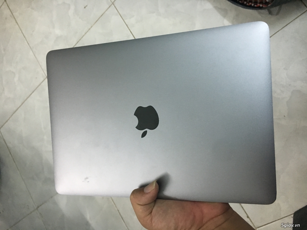 MacBook air 12 inch trầy giá rẽ