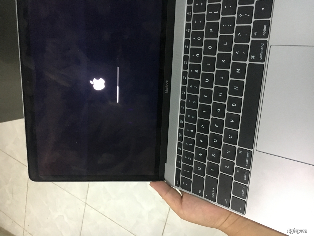 MacBook air 12 inch trầy giá rẽ - 3