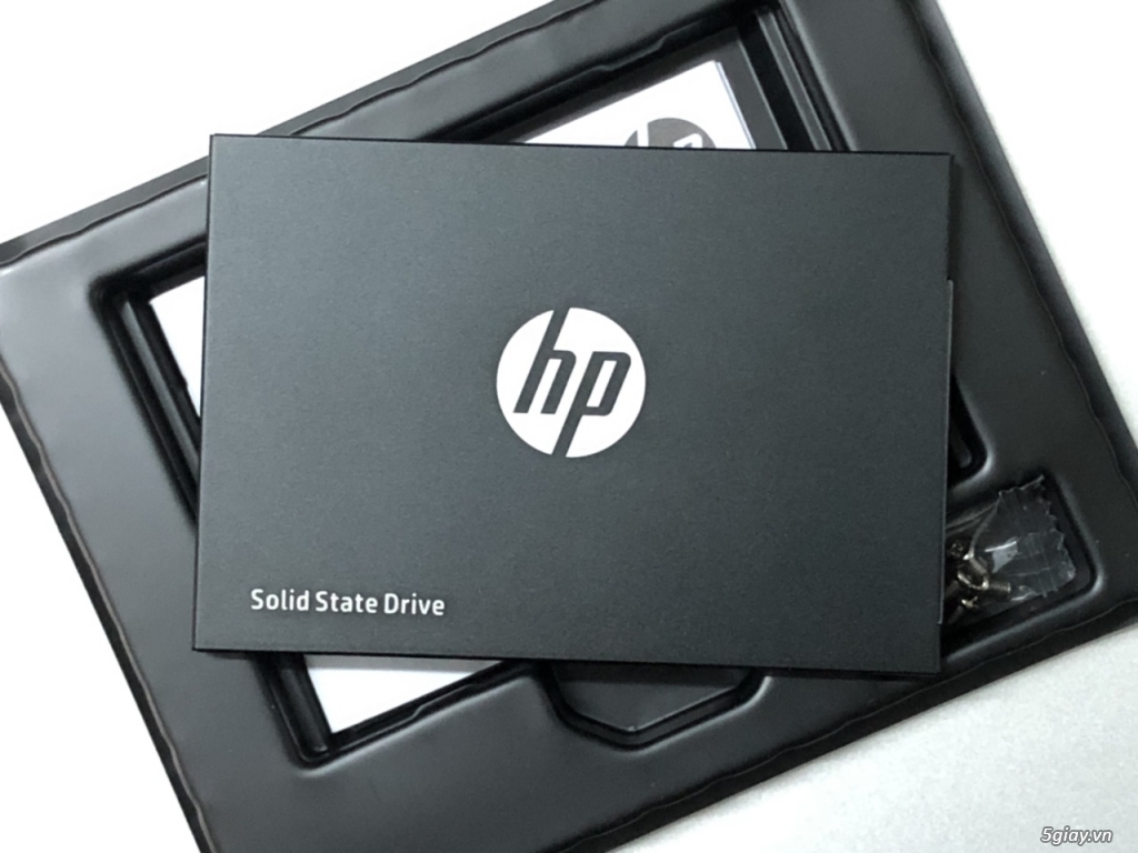 Ổ Cứng SSD 240GB HP M700 Sata III 2.5