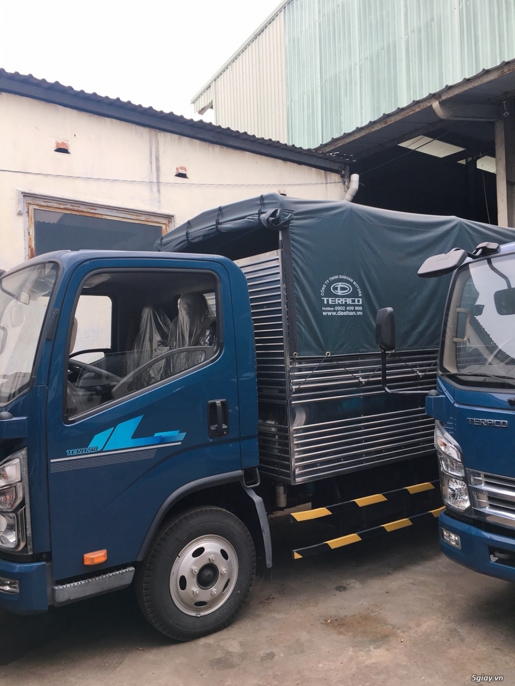 bán xe tải teraco 990kg thùng kín dài 2m8 - 4