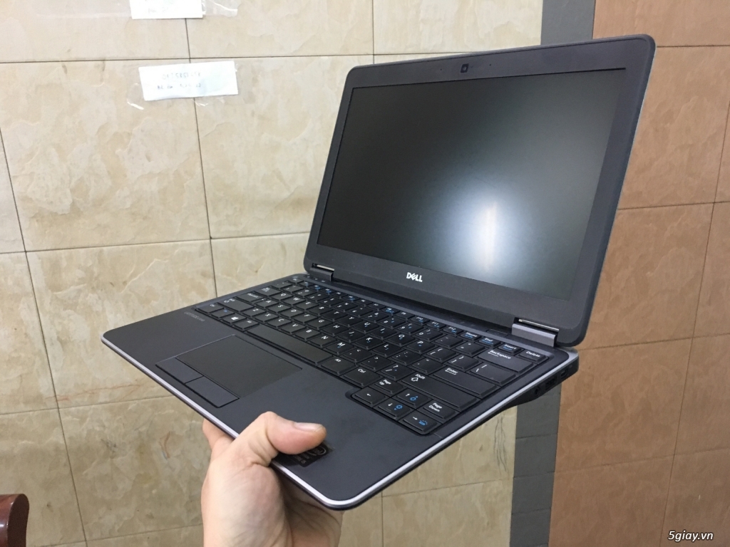 laptop dell latitude e7240 i5 giá siêu mềm - 1
