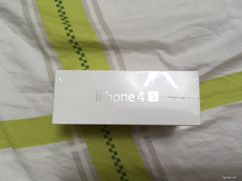 Thanh lý:iphone 4S 8ghi màu trắng chưa active,nokia E75 fullbox.