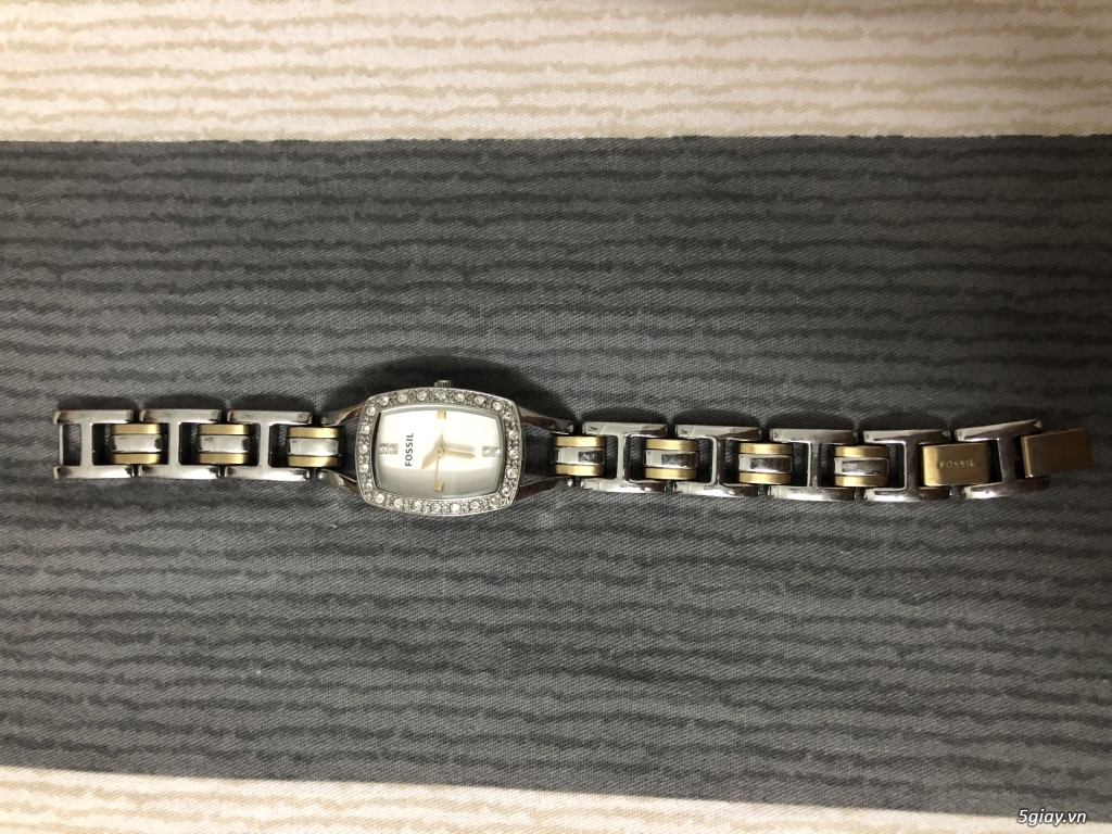 Đồng hồ nữ Fossil máy Nhật 95% - 1
