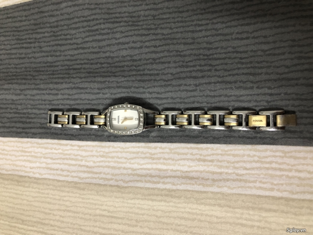 Đồng hồ nữ Fossil máy Nhật 95% - 2