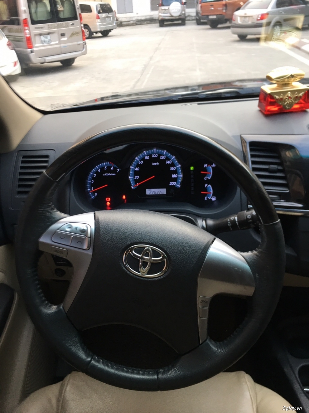 Bán xe Toyota Fortuner 2016 chính chủ đi ít mới 2 vạn km - 2