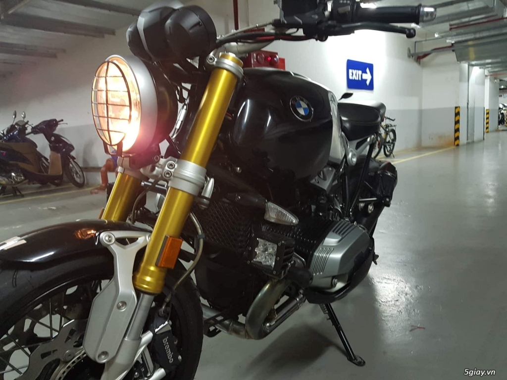 BMW R9T xe có đồ chơi giá sinh viên 2015