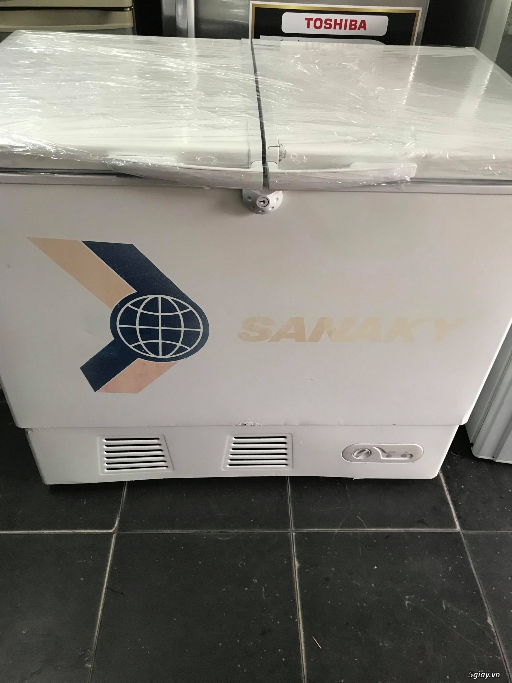 Cần bán tủ đông Sananky 253L ngăn đông ngăn mát - 1