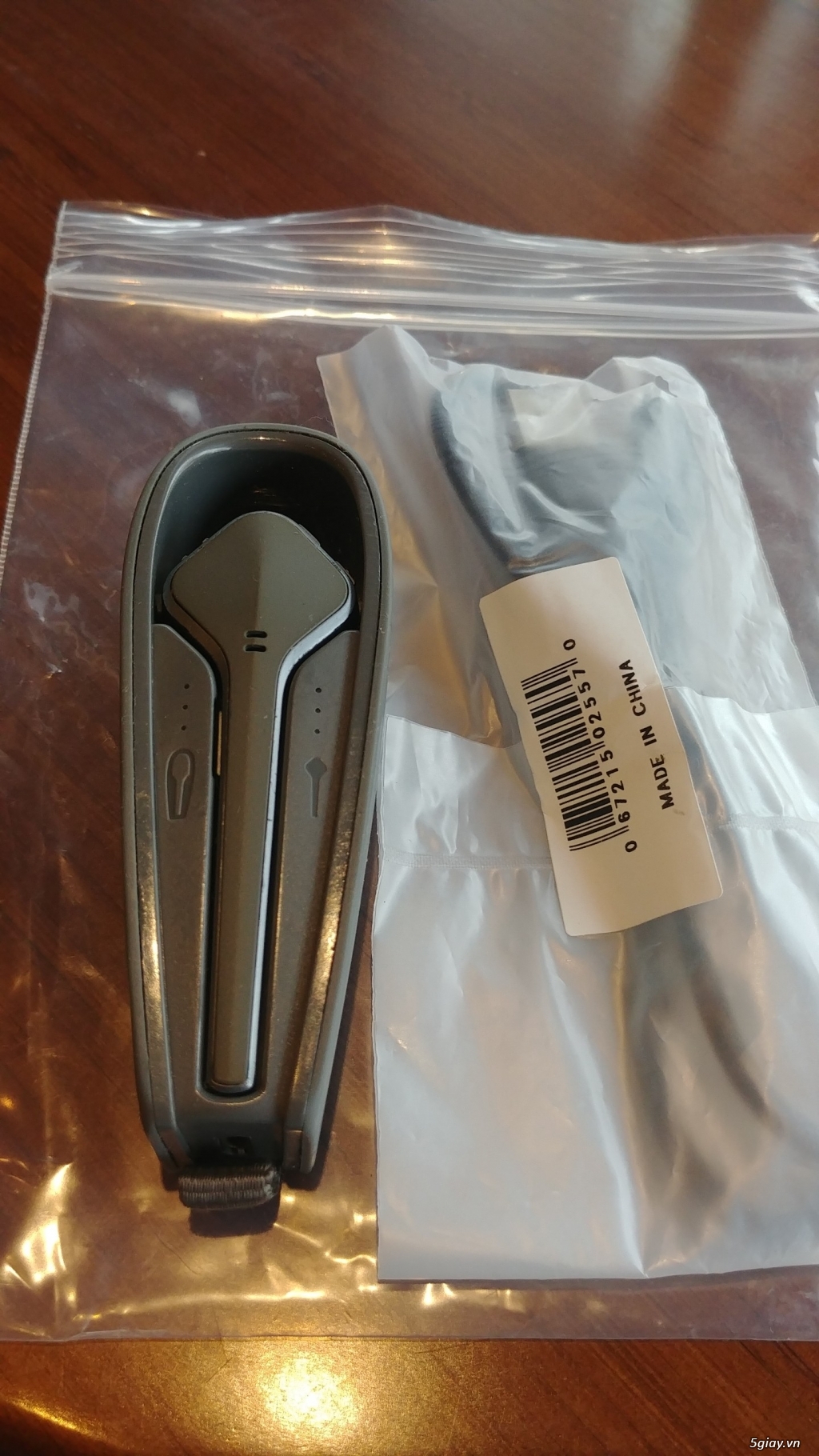 Plantronics Voyager Edge + Hộp Sạc dự phòng refurbished - 4