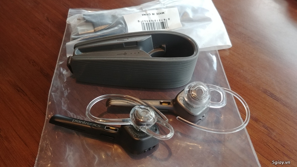 Plantronics Voyager Edge + Hộp Sạc dự phòng refurbished - 3