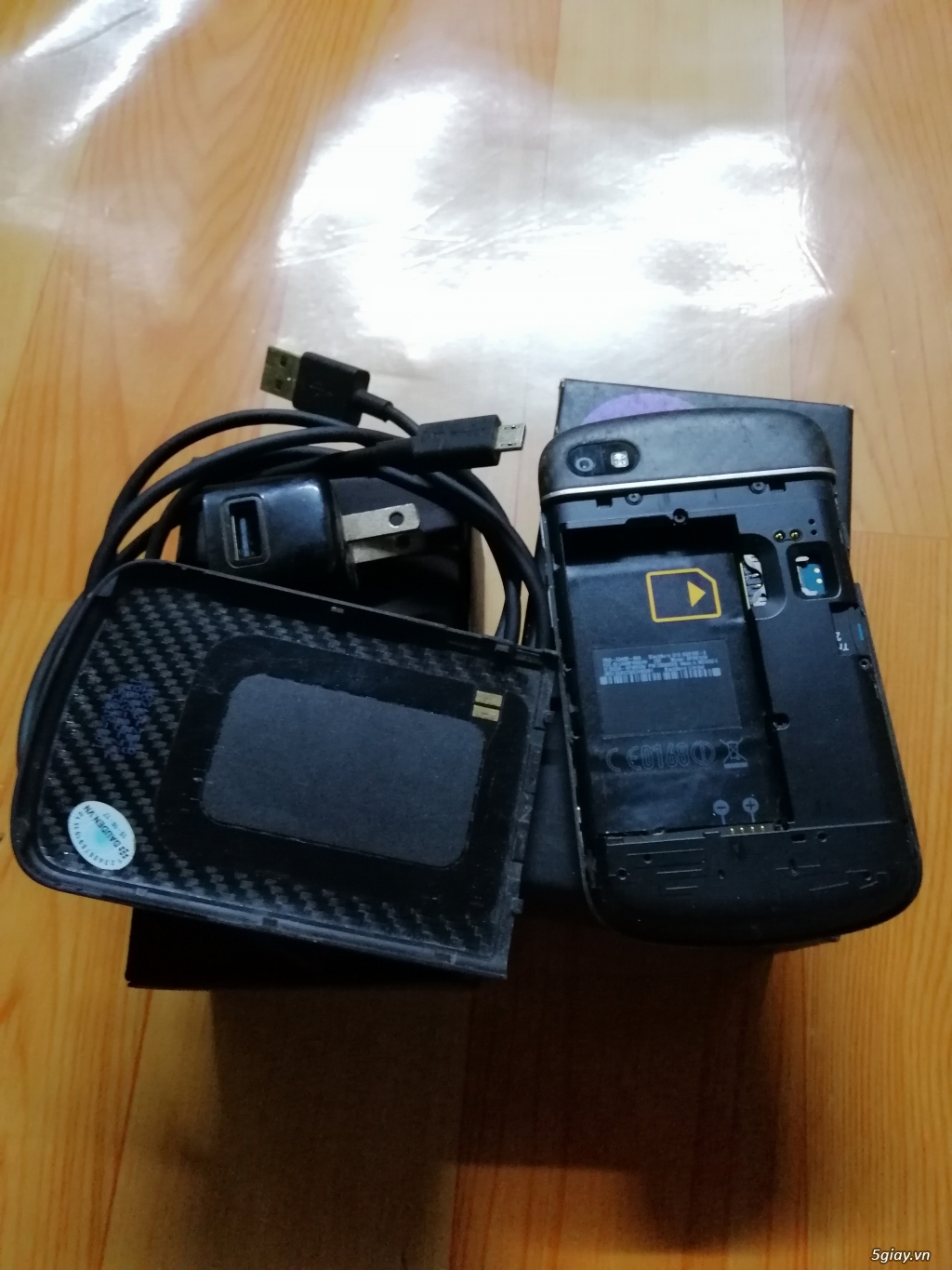 Cần bán blackberry Q10 - 2
