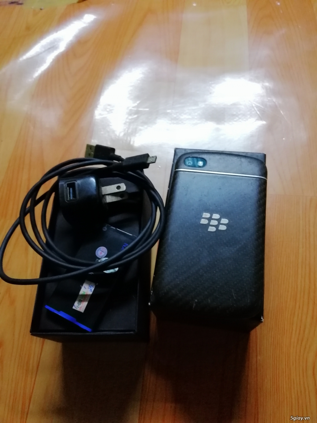 Cần bán blackberry Q10 - 1