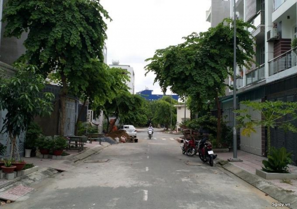 Nhà chính chủ chưa kinh doanh MTđường B2, 12m có vỉa hè, khu BT Saigon - 6