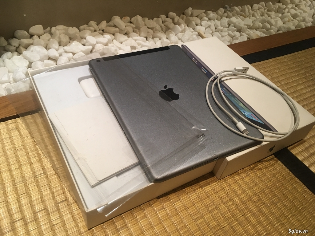 Bán iPad Air Gen 1 3G Fullbox 98% còn nguyên zin giá tốt - 1