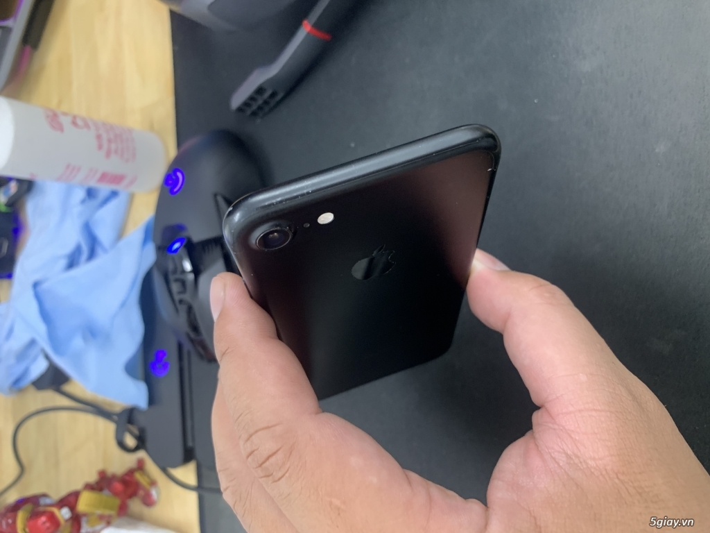 2 em iphone 5s 16gb và 7 128gb màu đen giá bay nhanh - 8