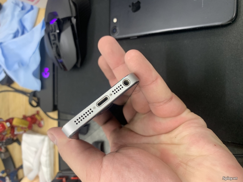 2 em iphone 5s 16gb và 7 128gb màu đen giá bay nhanh - 2