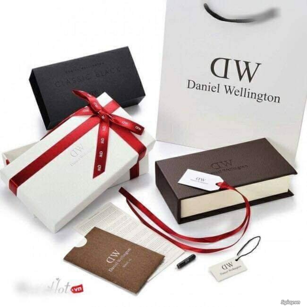 1 cặp Đồng hồ DW cần bán